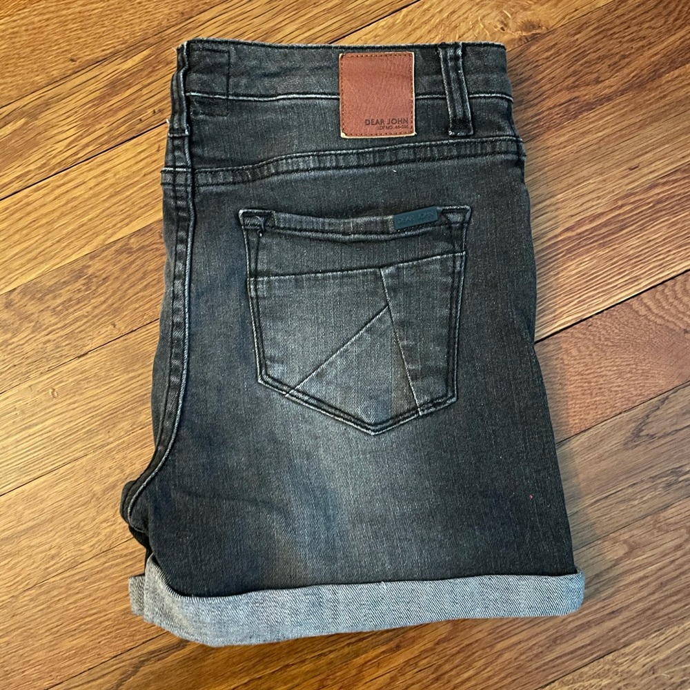Dear John shorts. Like new condition!